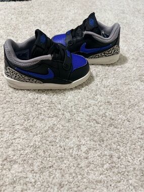 Nike Jordan Legacy 312 Low Toddler Shoes | Size 7C | Black/Royal Blue